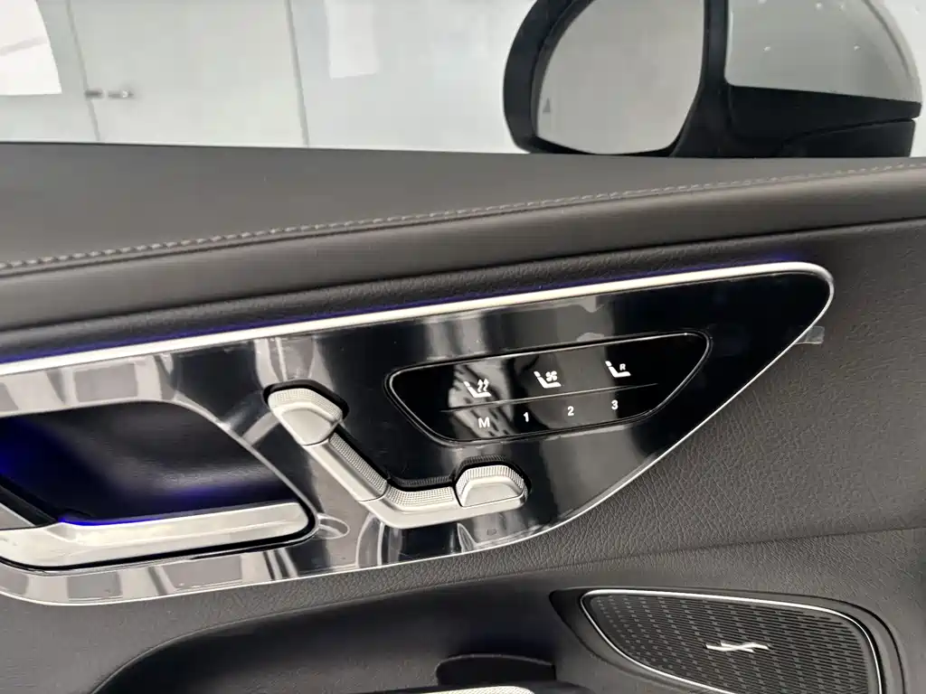 Mercedes-Benz GLC 300 L 4MATIC Dynamic 5-Seater 2025