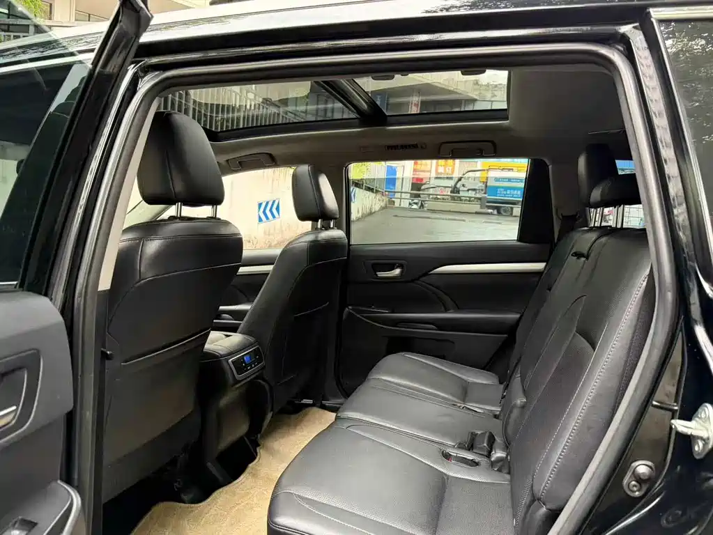 Toyota Highlander 2015 2.0T 2WD Luxury Edition 7-Seater