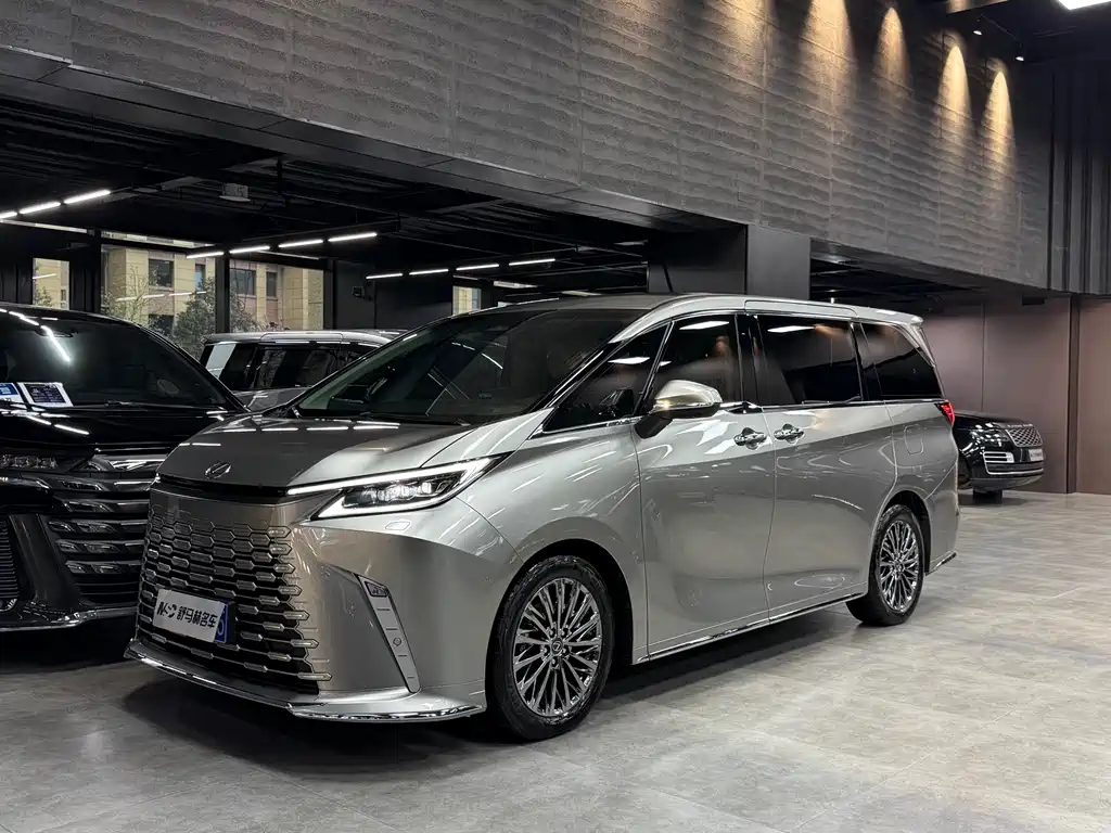 Lexus LM 500h 6-Seater Supreme Edition 2025