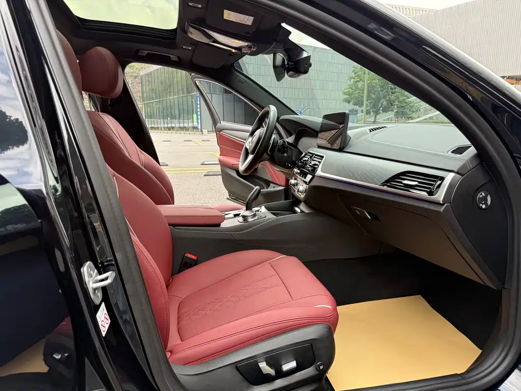 BMW 5 Series 2022 Facelift 530Li Leading Edition M Sport Package - фото 9