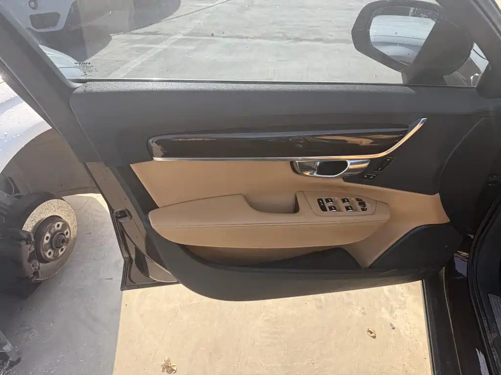 Volvo S90 2017 T4 Zhiyuan Edition