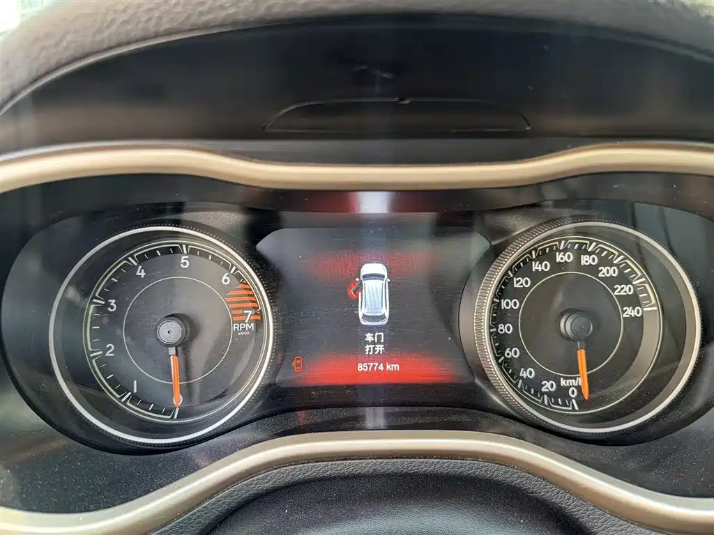 Jeep Cherokee 2017 model 2.0L Superior Edition