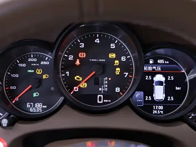 Porsche Cayenne 2014 Cayenne Platinum Edition 3.0T