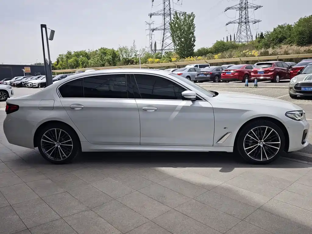 BMW 5 Series 2022 530Li Leading Edition M Sport Package - фото 13
