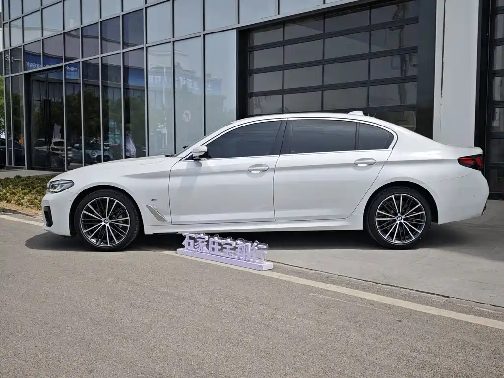 BMW 5 Series 2022 530Li Leading Edition M Sport Package - фото 2
