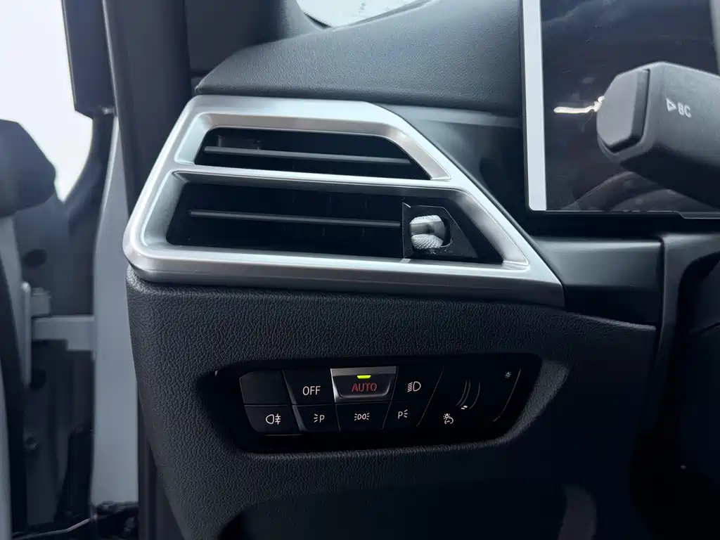 BMW 4 Series 2024 430i Convertible M Sport Night Edition - фото 18