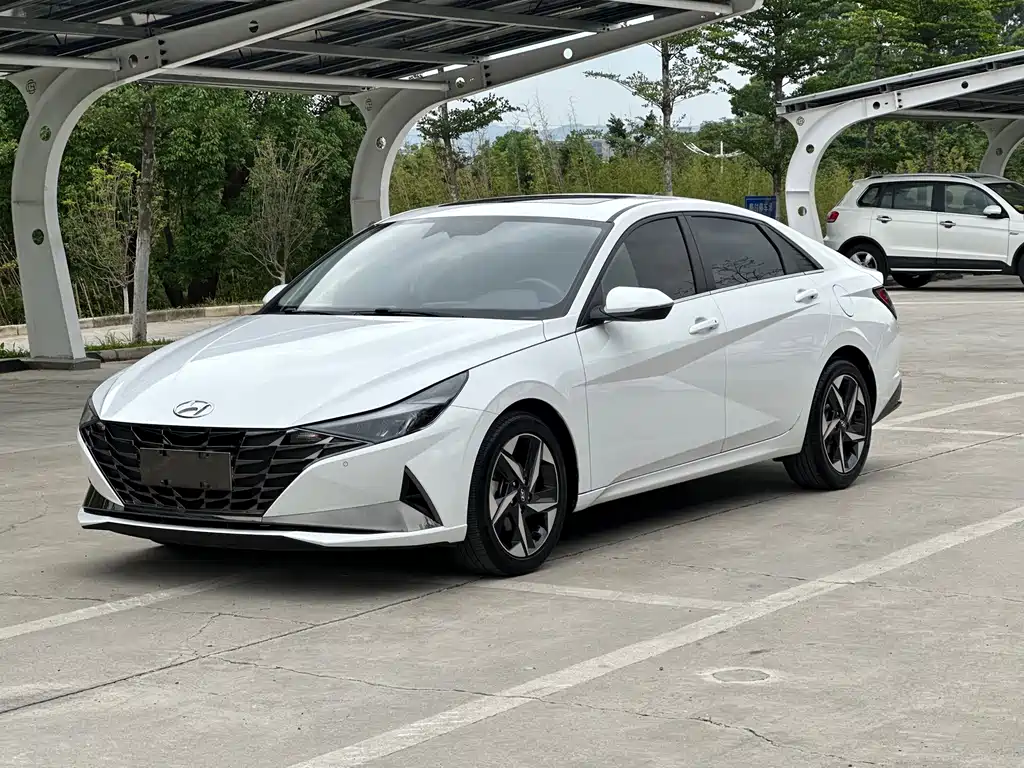 2021 Hyundai Elantra 1.5L CVT LUX