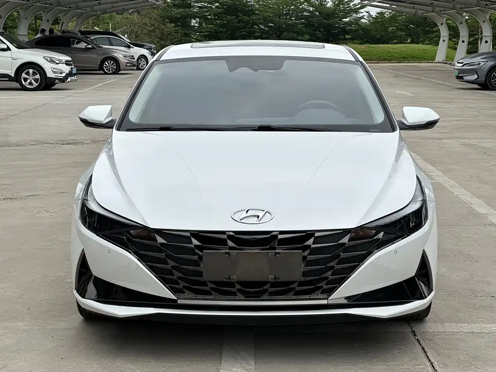 2021 Hyundai Elantra 1.5L CVT LUX