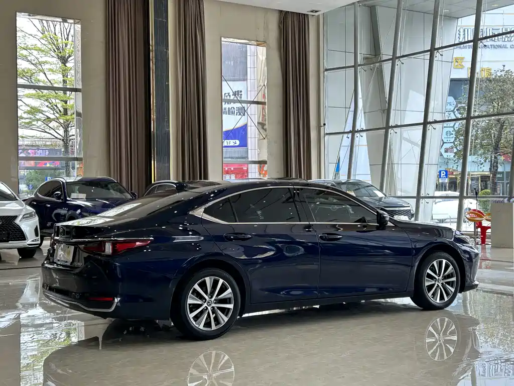 Lexus ES 2020 200 Excellence Edition