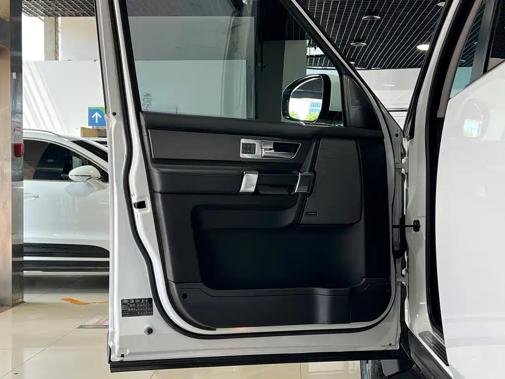 Land Rover Discovery 2016 3.0 SC Black Edition HSE