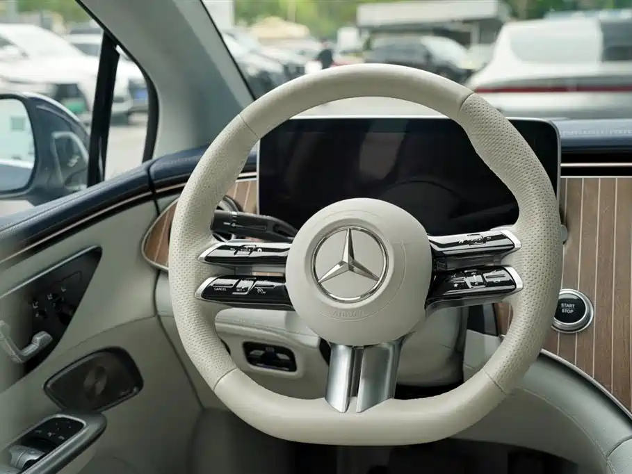 Mercedes-Benz EQE 500 4MATIC Luxury Edition 2025