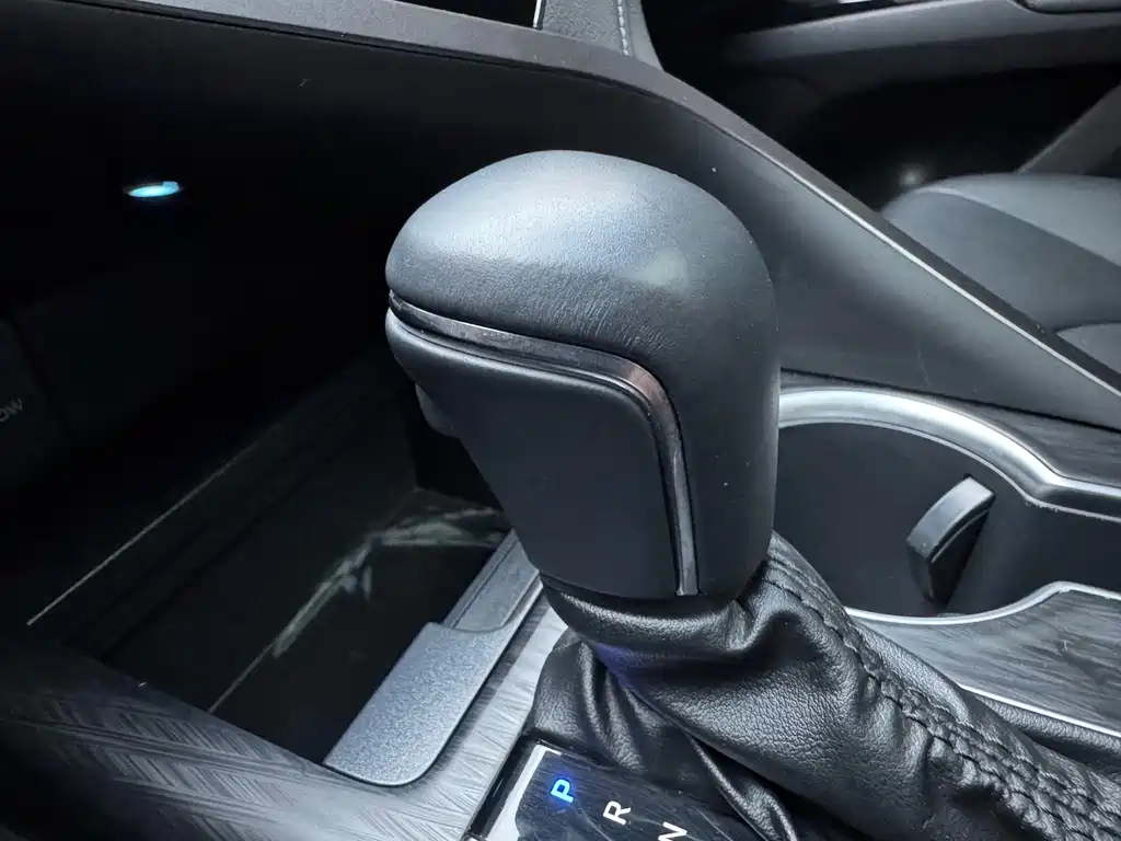 Camry 2023 2.0GVP Leading Edition