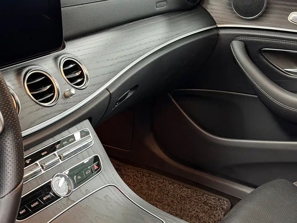 Mercedes-Benz E-Class 2019 E 260 L Sport