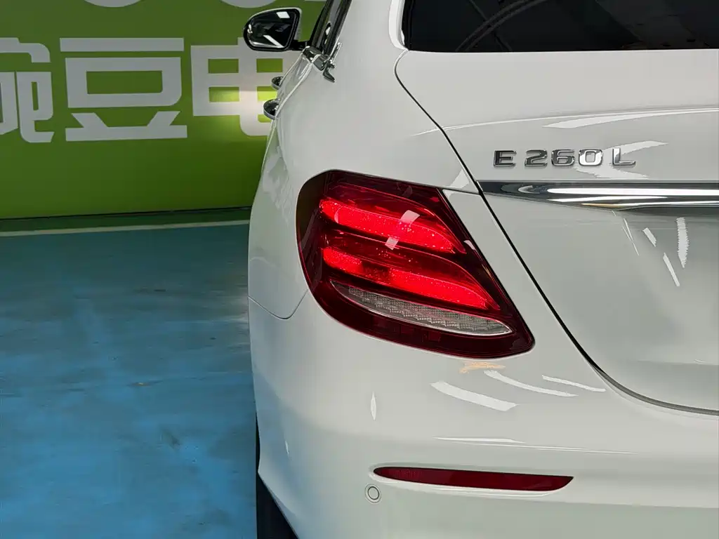 Mercedes-Benz E-Class 2019 E 260 L Sport