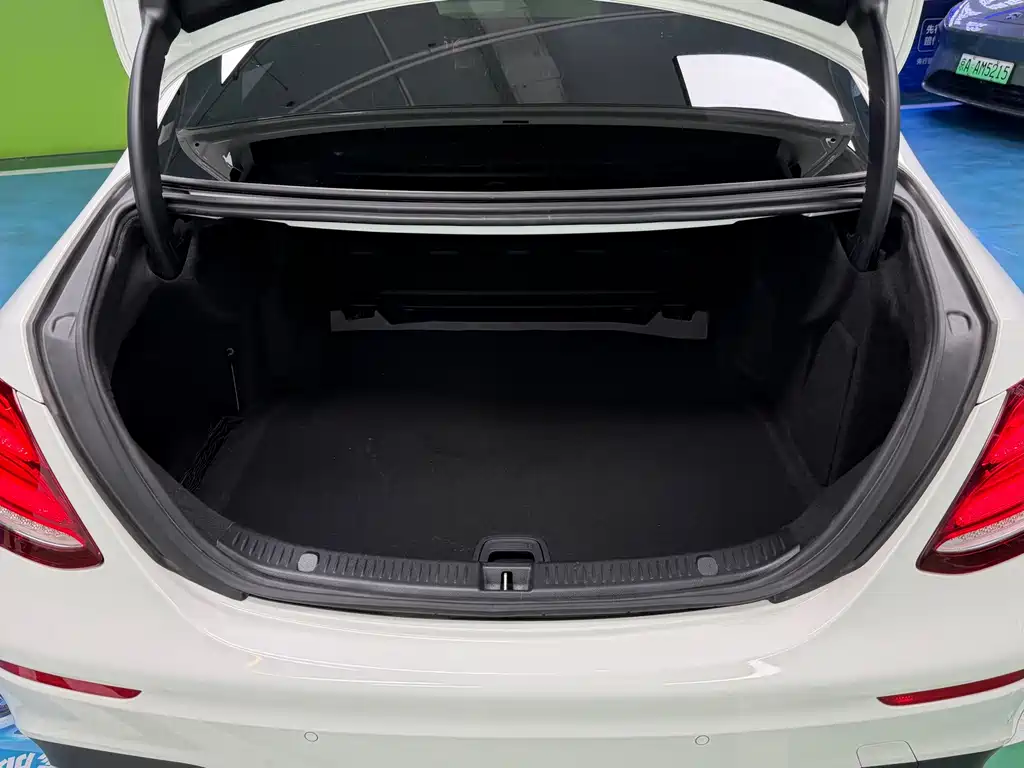 Mercedes-Benz E-Class 2019 E 260 L Sport