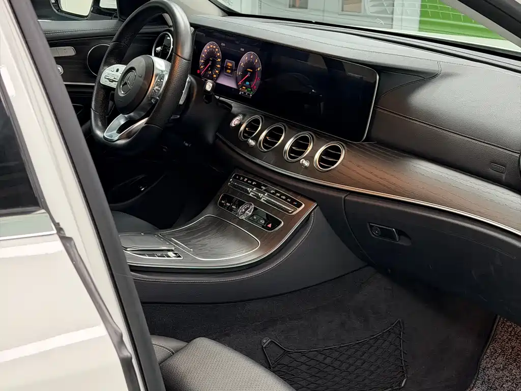 Mercedes-Benz E-Class 2019 E 260 L Sport