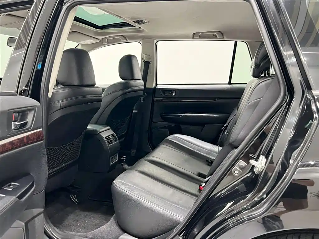 Outback 2012 2.5i Luxury Edition