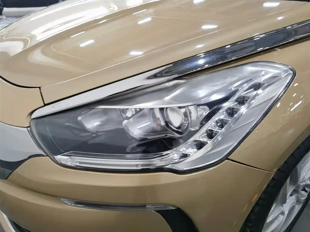 DS 5 2015 1.6T Elegant Edition THP160