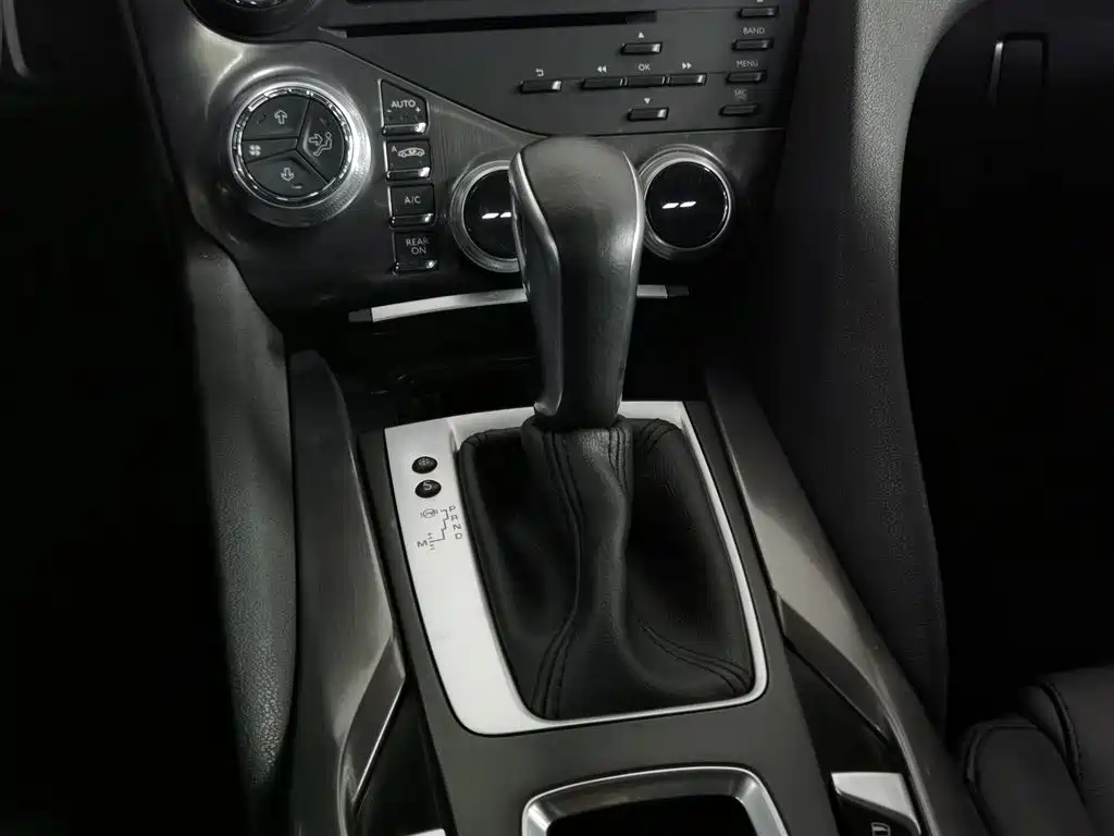 DS 5 2015 1.6T Elegant Edition THP160
