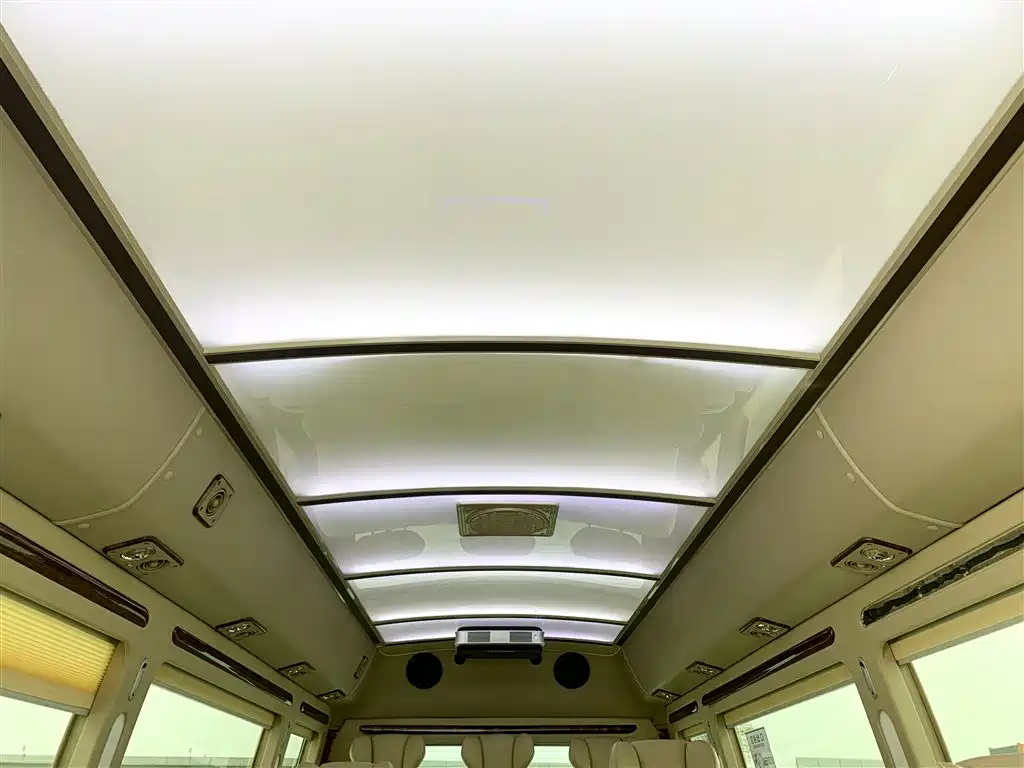 Toyota Coaster 2015
