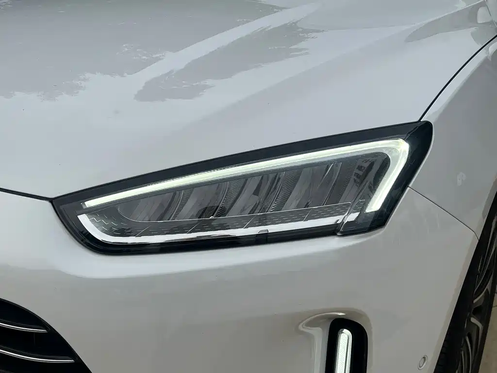 AITO M5 2022 EREV AWD Performance Edition