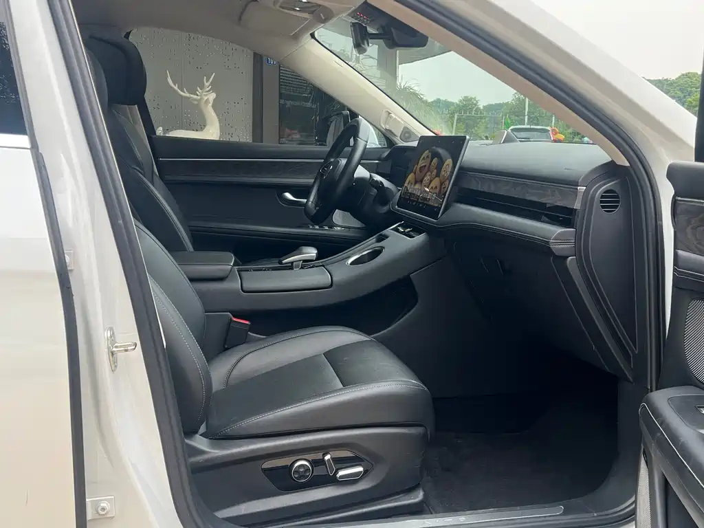 AITO M5 2022 EREV AWD Performance Edition