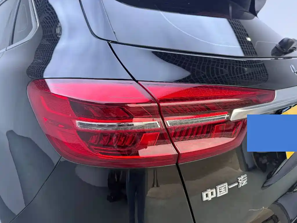 Hongqi HS5 2022 Facelift 2.0T Zhi Lian Qi Xiang Edition