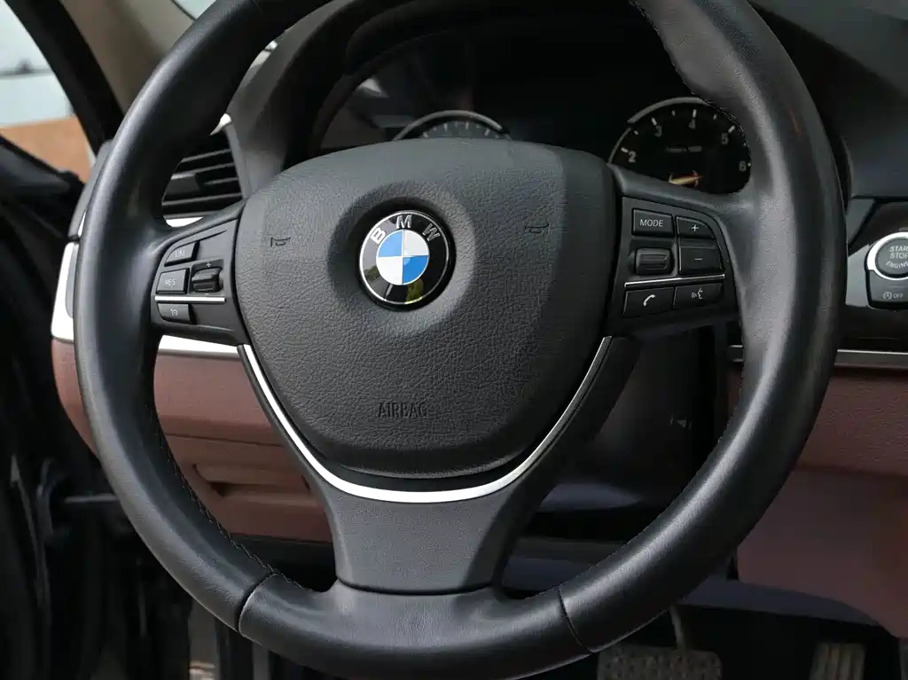 BMW 5 Series 2017 525Li Leading Edition