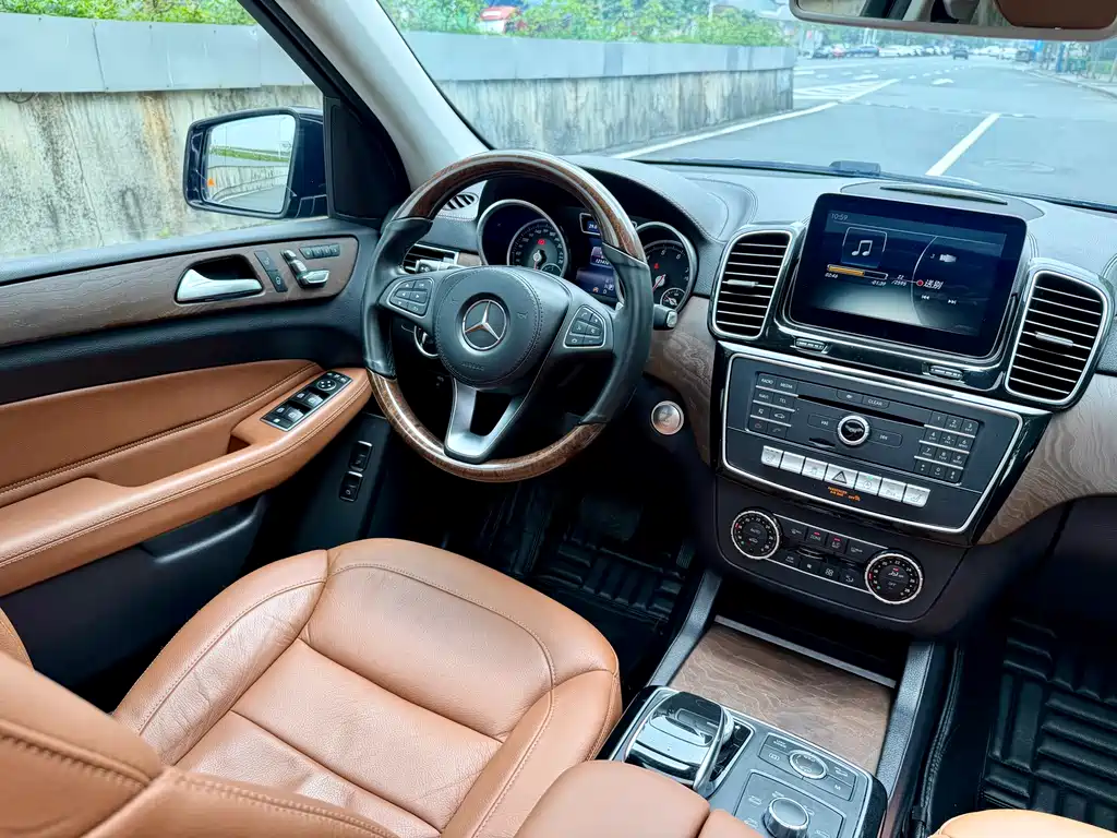 Mercedes-Benz GLS 400 4MATIC Luxury 2016