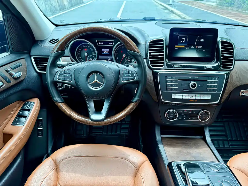 Mercedes-Benz GLS 400 4MATIC Luxury 2016