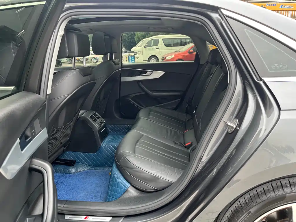Audi A4L 2020 40 TFSI Luxury Dynamic