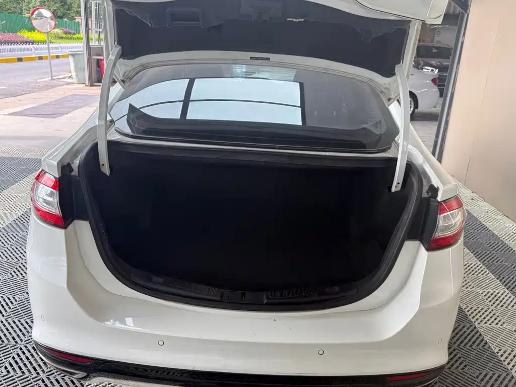 Ford Mondeo 2013 2.0L GTDi240 Luxury Sport