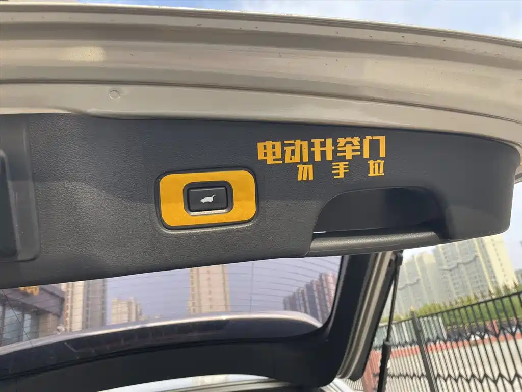 Honda UR-V 2017 240TURBO 2WD Luxury Edition China V