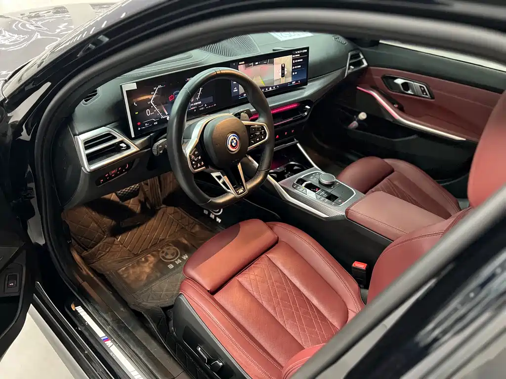 BMW 3 Series 2025 330Li Exclusive M Sport Night Edition - фото 4