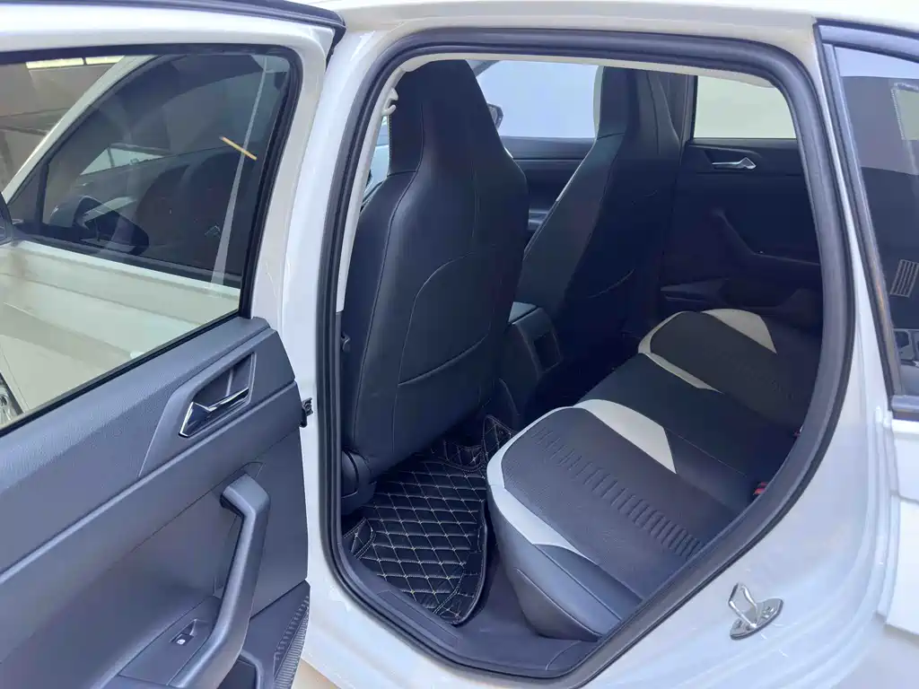 Volkswagen Polo 2021 Plus 1.5L Automatic Colorful Tech Edition