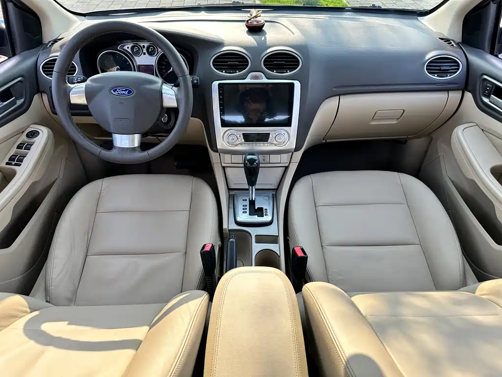 Ford Focus 2013 Hatchback Classic 1.8L Automatic Fashion Edition