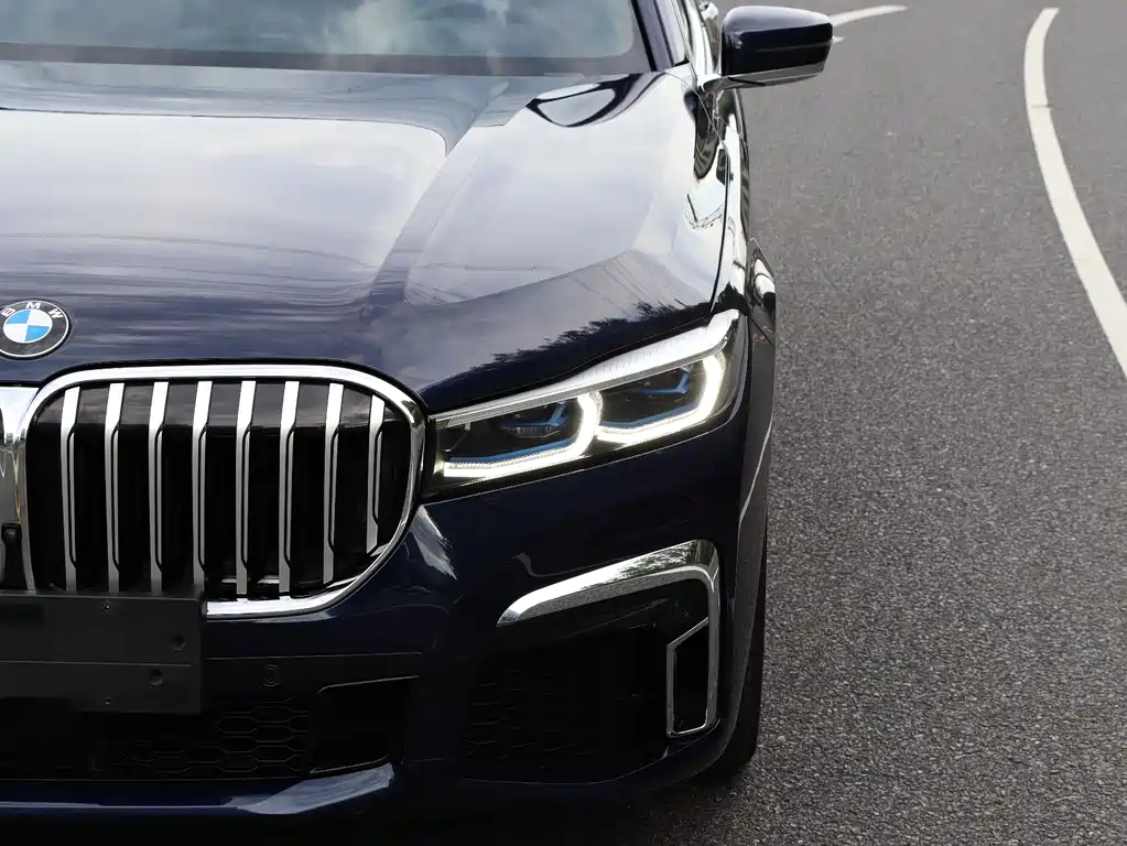 BMW 7 Series 2022 740Li xDrive Executive Edition M Sport Package - фото 9