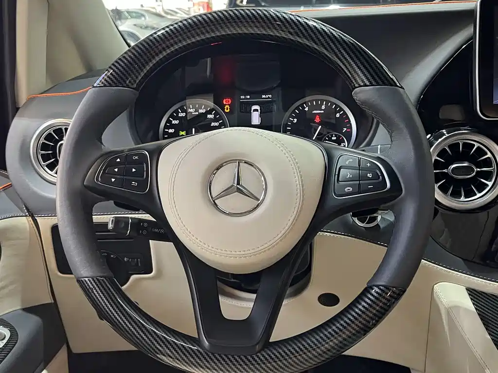 Mercedes-Benz Vito 2023 2.0T Business Edition 7-Seater