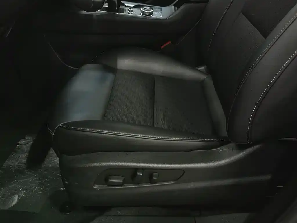 凯迪拉克XT4 2018款 28T 两驱技术型