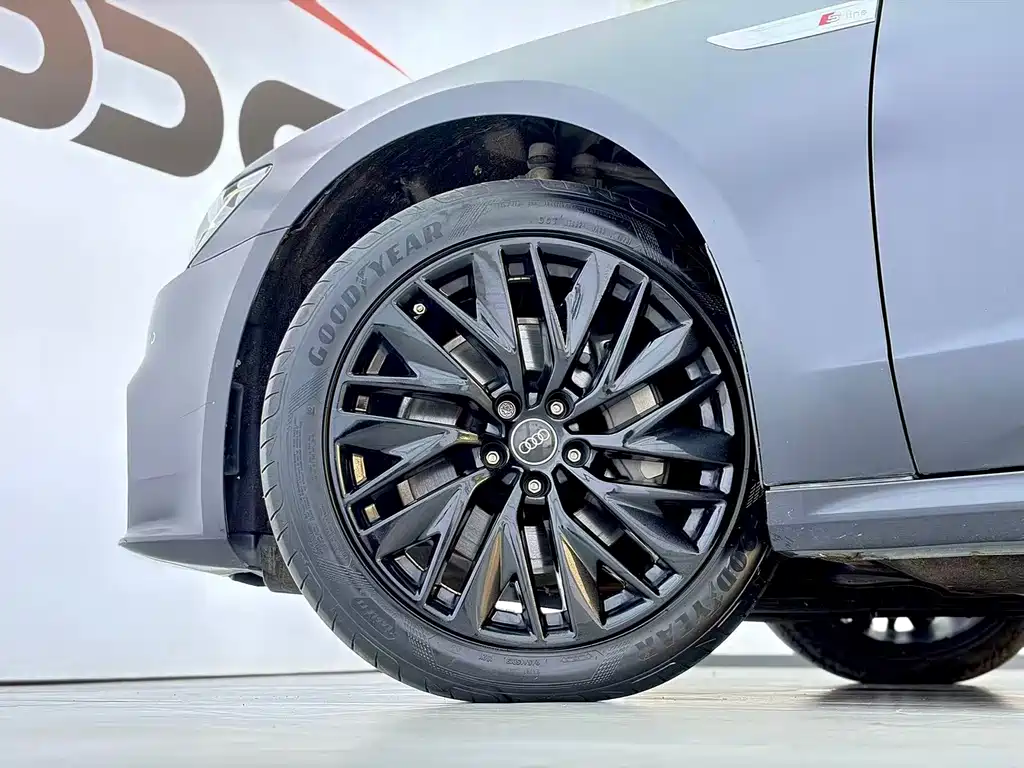 Audi A7L 2024 45 TFSI Luxury