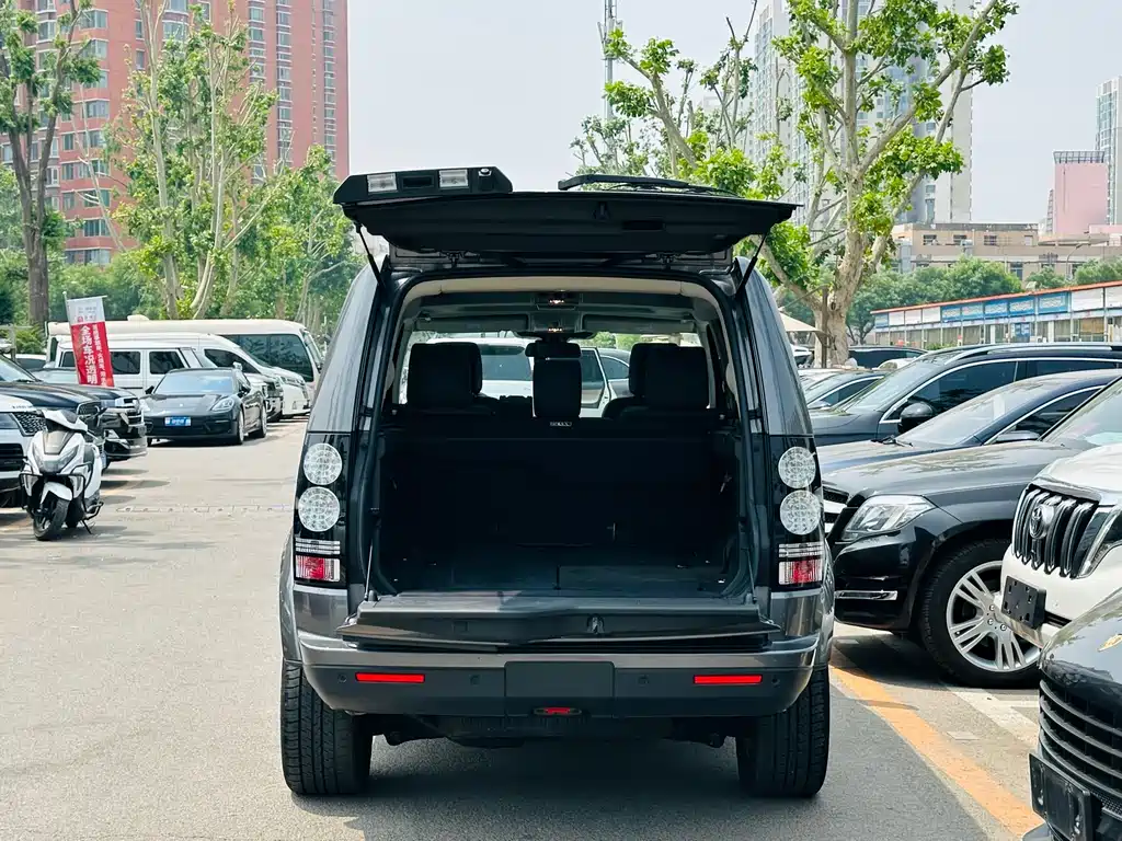 Land Rover Discovery 2016 3.0 SC V6 HSE