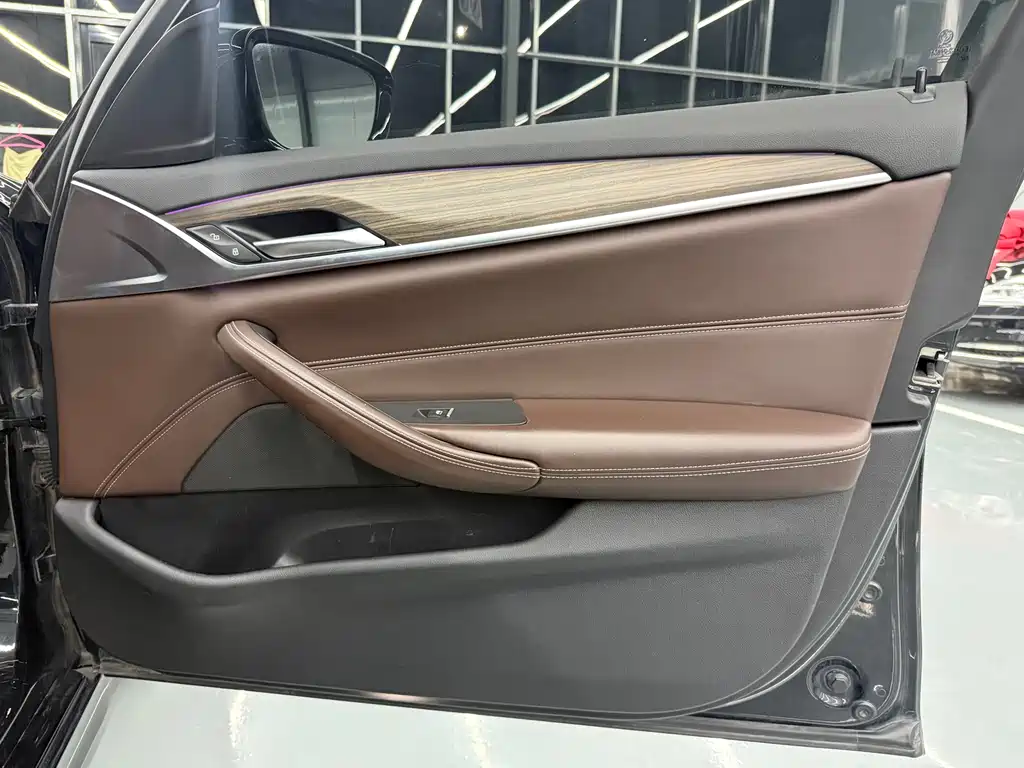 BMW 5 Series 2018 Facelift 530Li Leading Edition Luxury Package