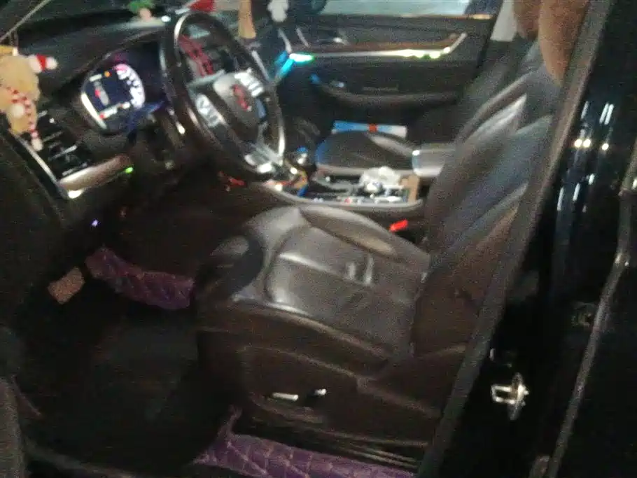 Roewe RX8 2019 30T AWD Flagship Edition
