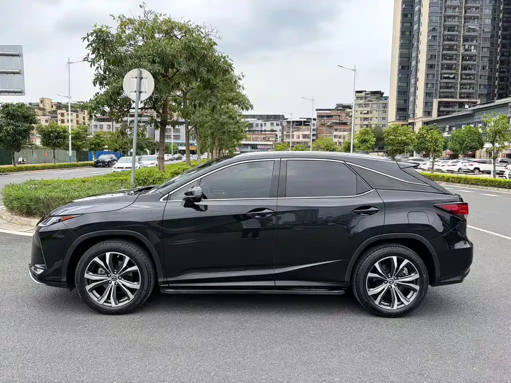 Lexus RX 2020 Facelift 300 AWD Elegant Edition