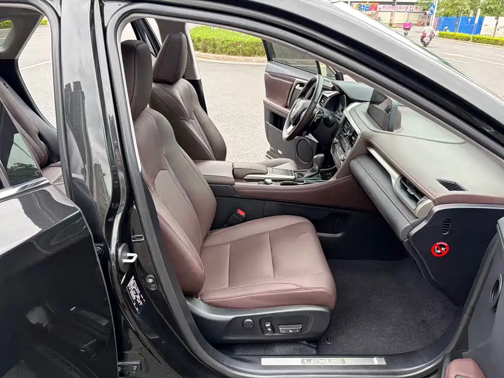Lexus RX 2020 Facelift 300 AWD Elegant Edition