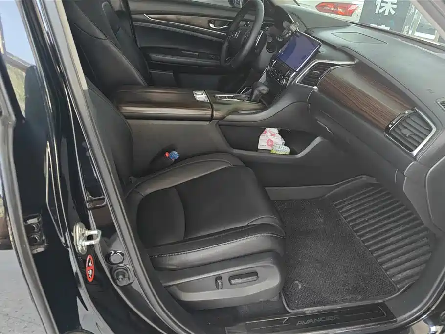 Avancier 2017 240TURBO 2WD Comfort Edition