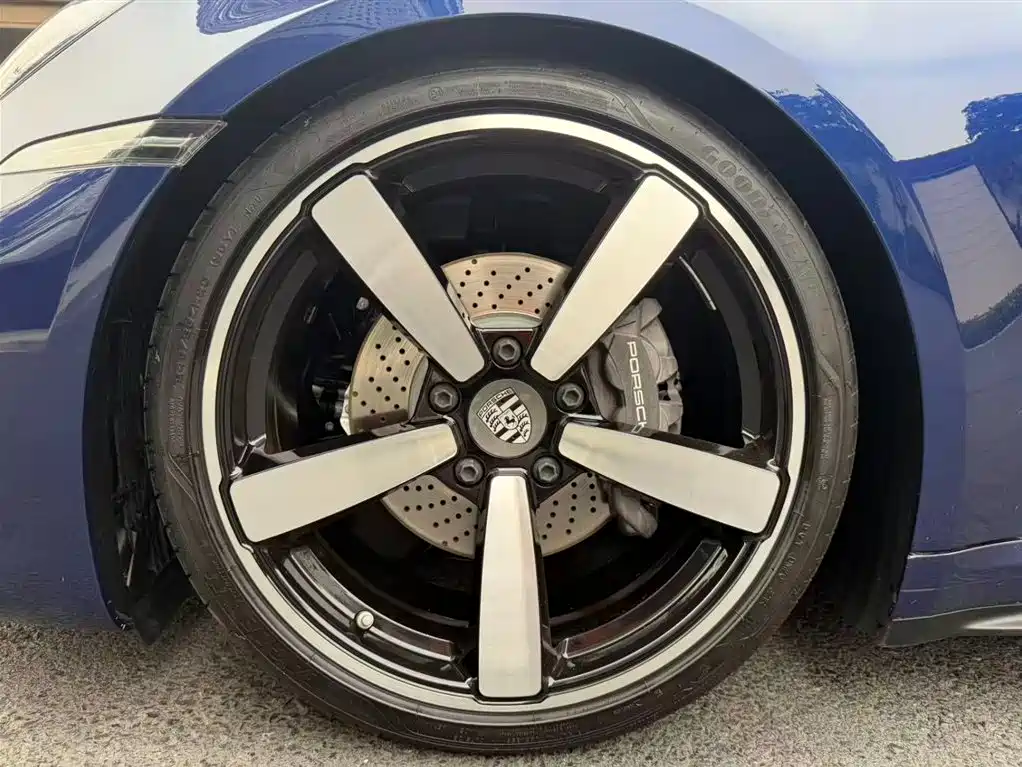 Porsche 911 2023 Carrera 3.0T