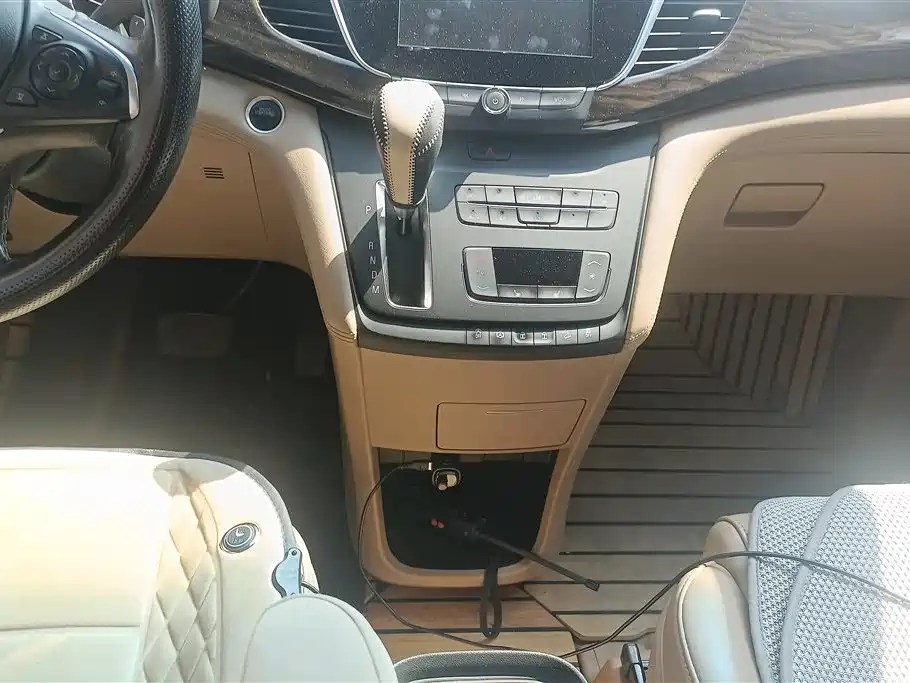 Buick GL8 2017 ES 28T Luxury Edition China V