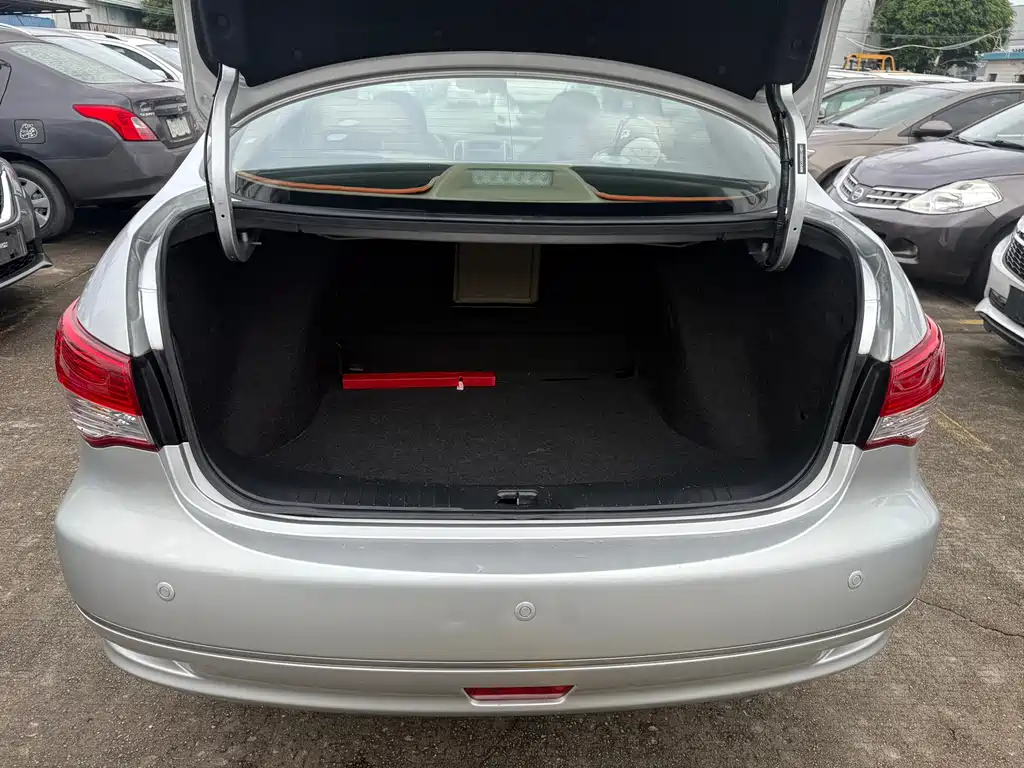 Nissan Sylphy 2019 Classic 1.6XE+ CVT Smart Link Leading Edition