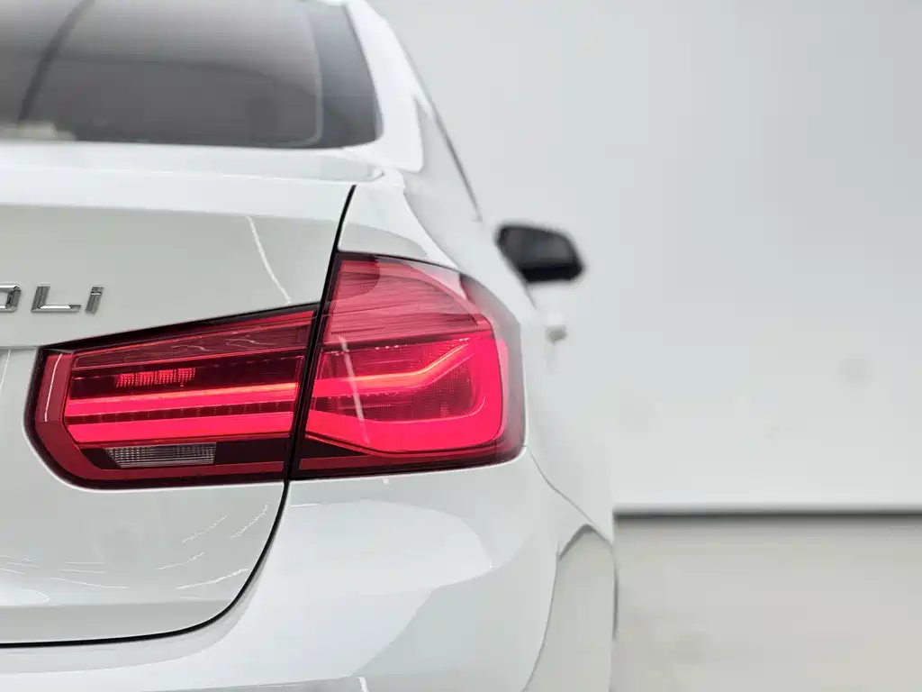 BMW 3-Series 2018 320Li Fashion Edition